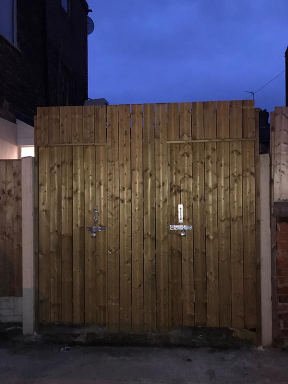 Casa Fresa Franks Serviced Accommodation Liverpool Exterior photo