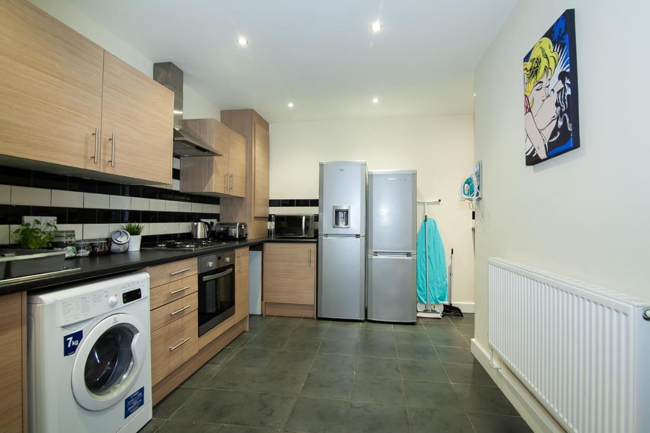 Casa Fresa Franks Serviced Accommodation Liverpool Exterior photo